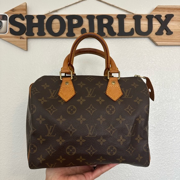 Louis Vuitton Handbags - Louis Vuitton Speedy 25 Monogram Canvas with dust bag